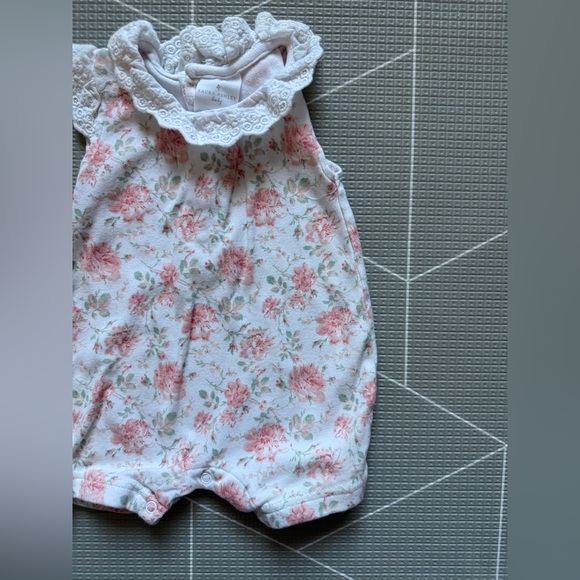 Laura Ashley|Baby girl white & pink Floral romper with Lace crotchet collar•Boho - Picture 3 of 4